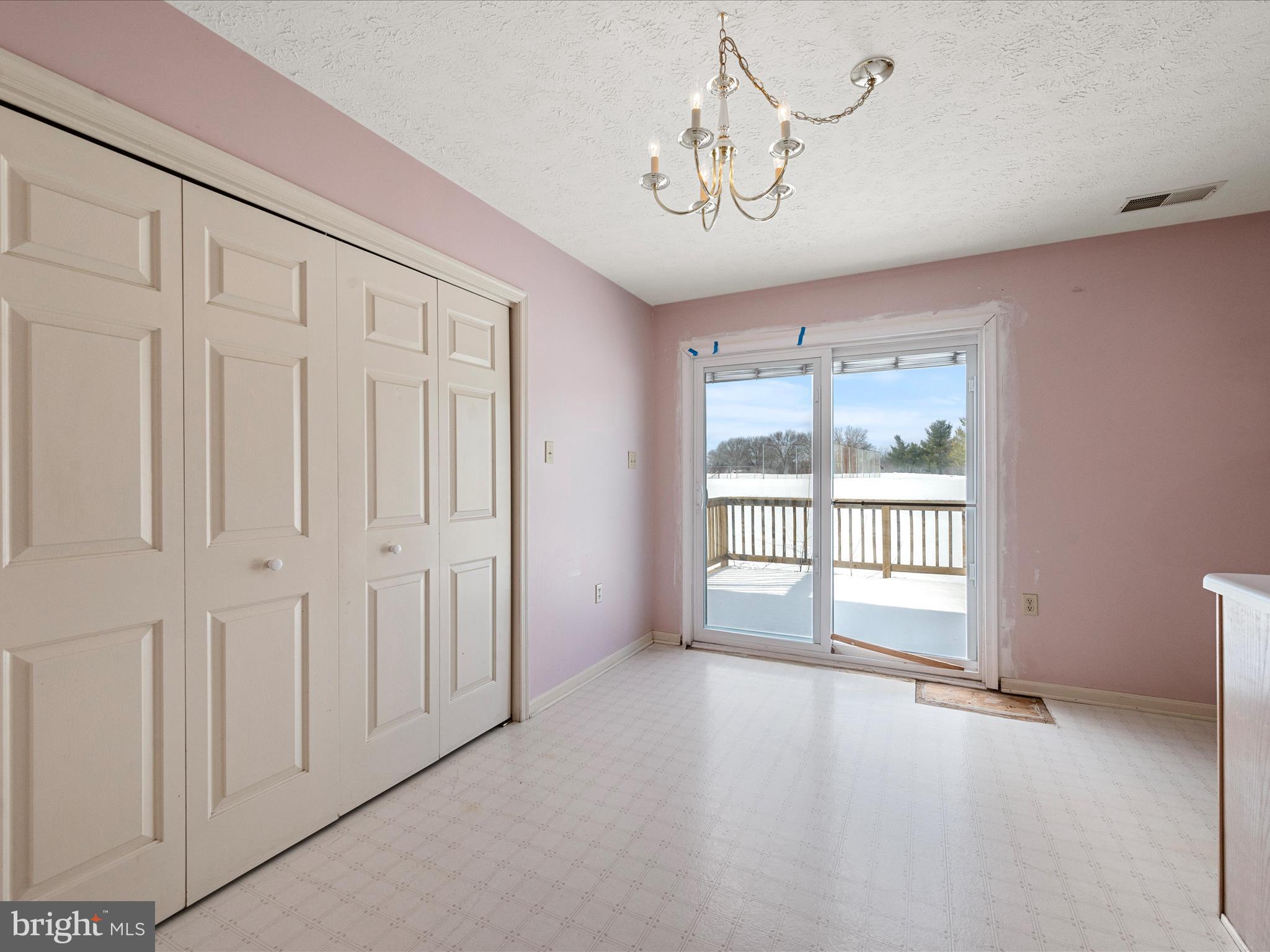 HUNTINGTON MEADOWS - Residential