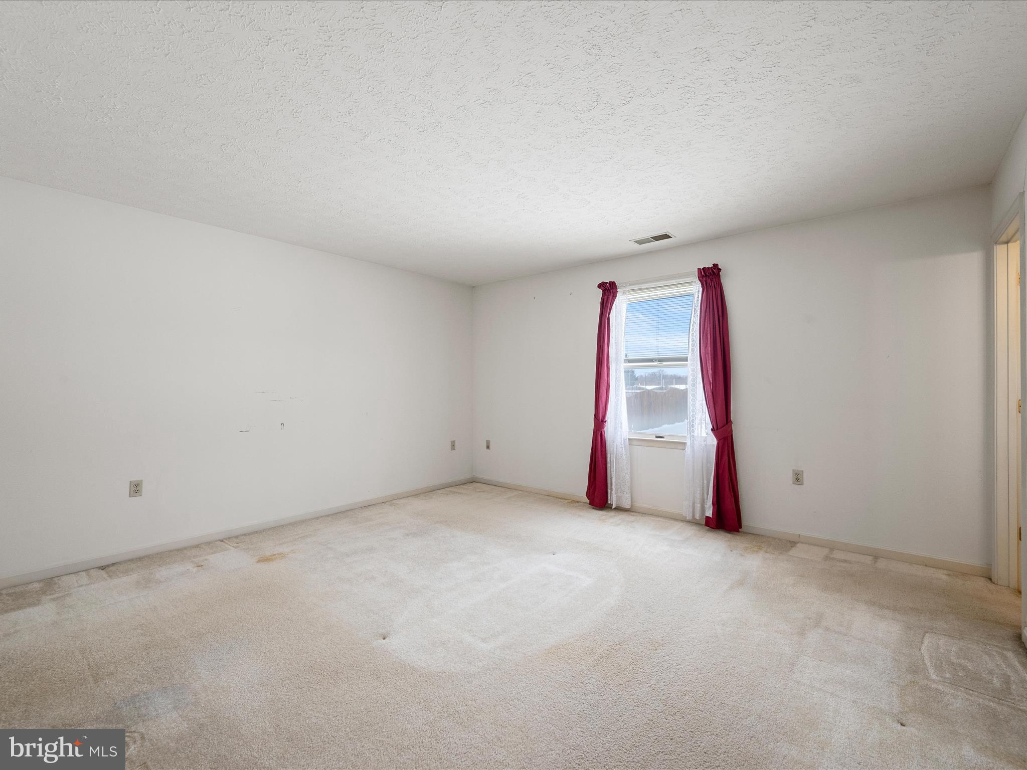 HUNTINGTON MEADOWS - Residential