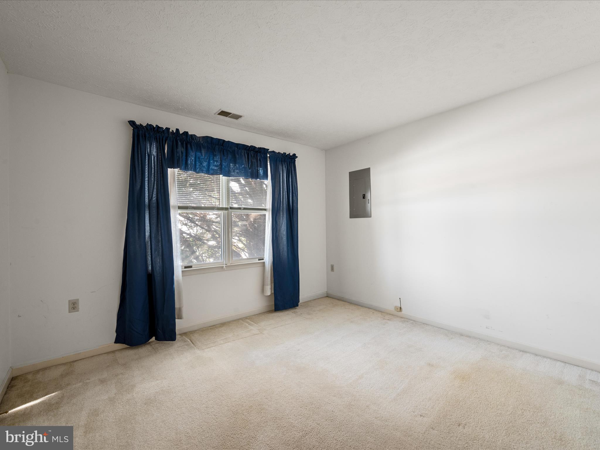 HUNTINGTON MEADOWS - Residential