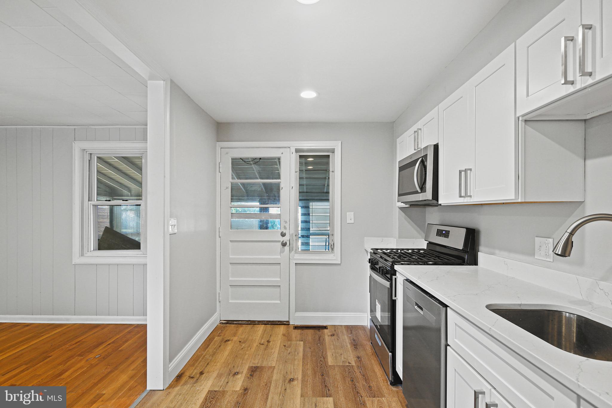 EASTCREST - Residential Lease