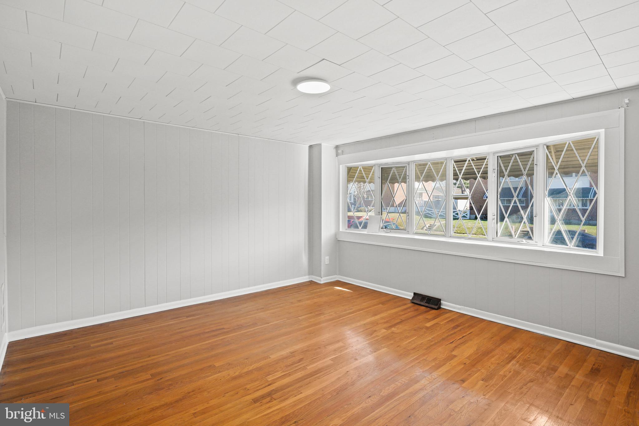 EASTCREST - Residential Lease