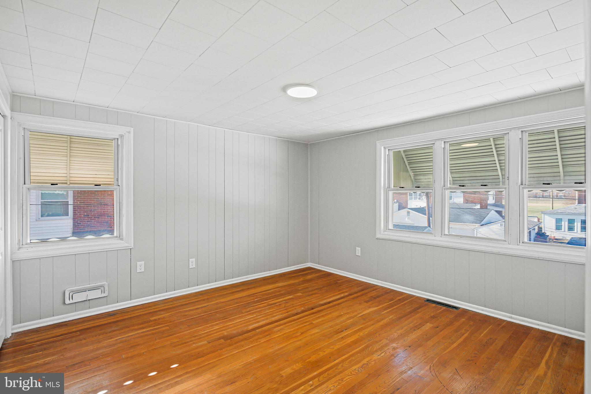 EASTCREST - Residential Lease