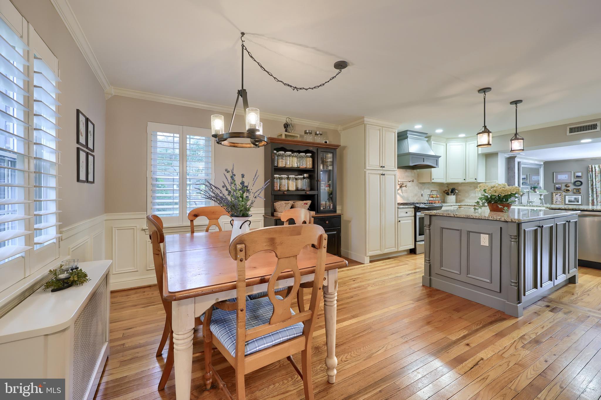 723 FARMINGDALE ROAD