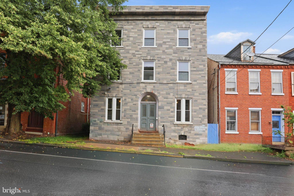 Photo of 233 W Chestnut Street, LANCASTER, PA 17602 (MLS # PALA2093746)