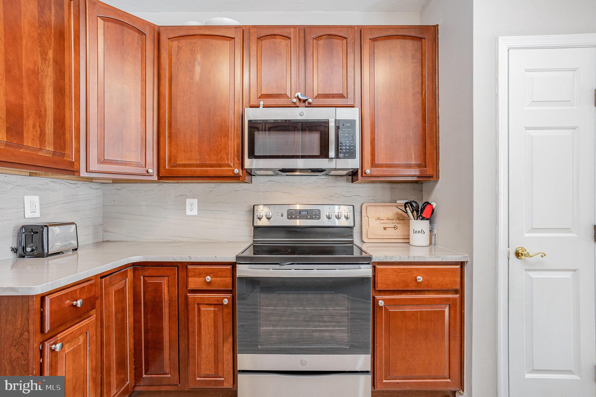 WINDSOR AT PERRY HALL FARMS - Residential