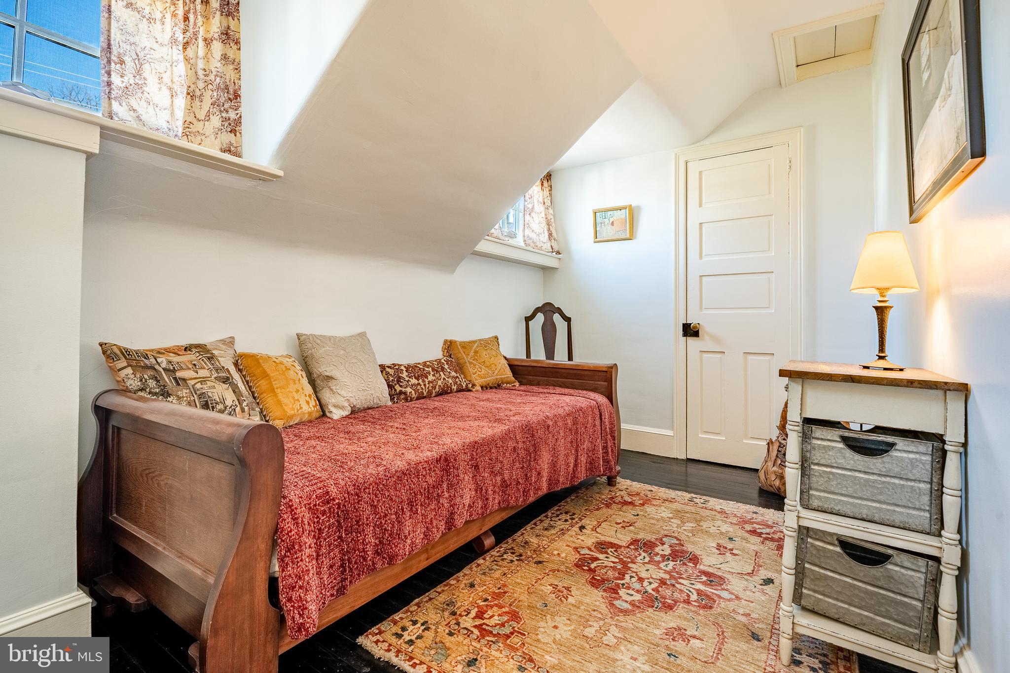 LAFAYETTE HILL - Residential