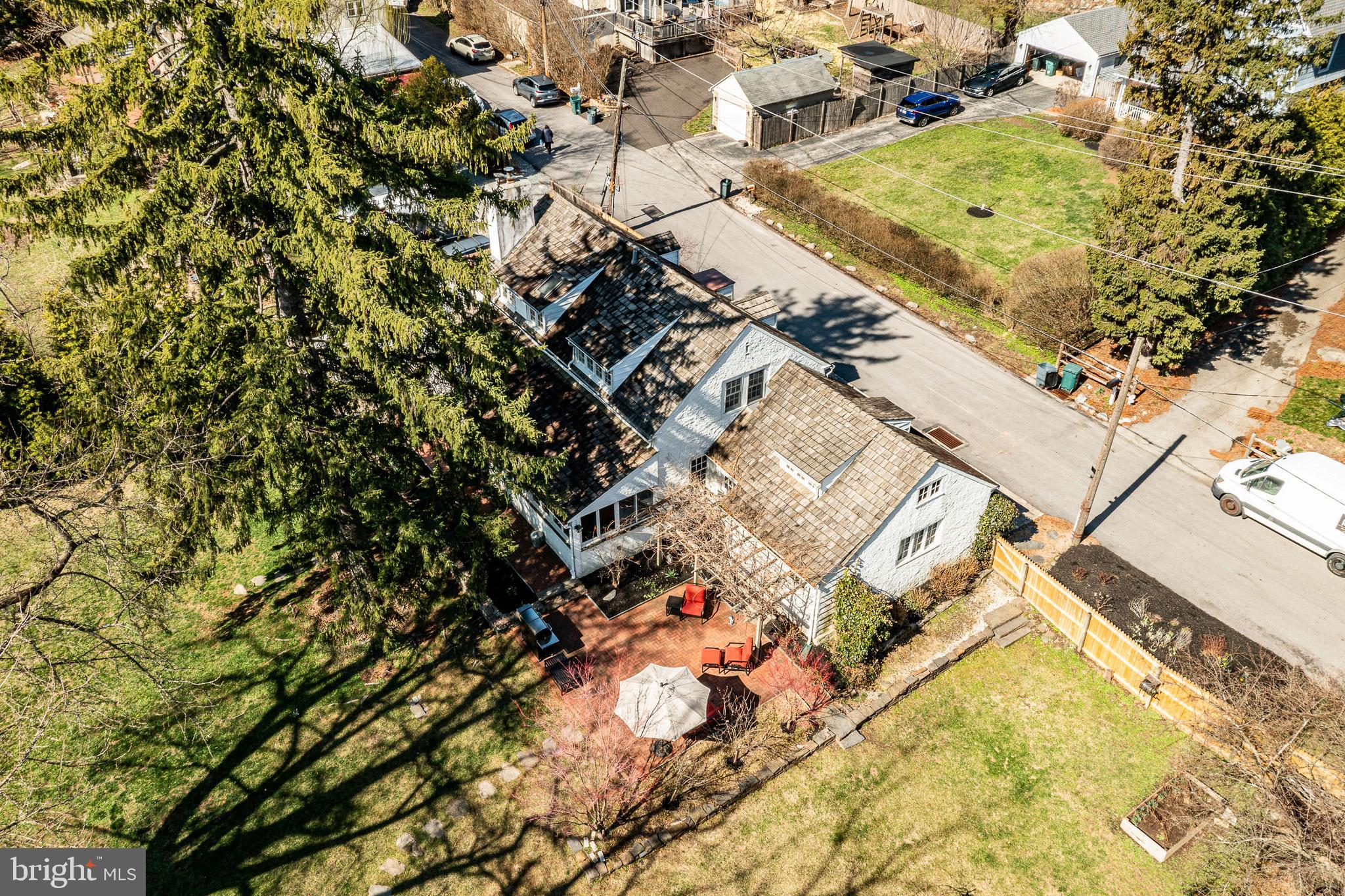 LAFAYETTE HILL - Residential