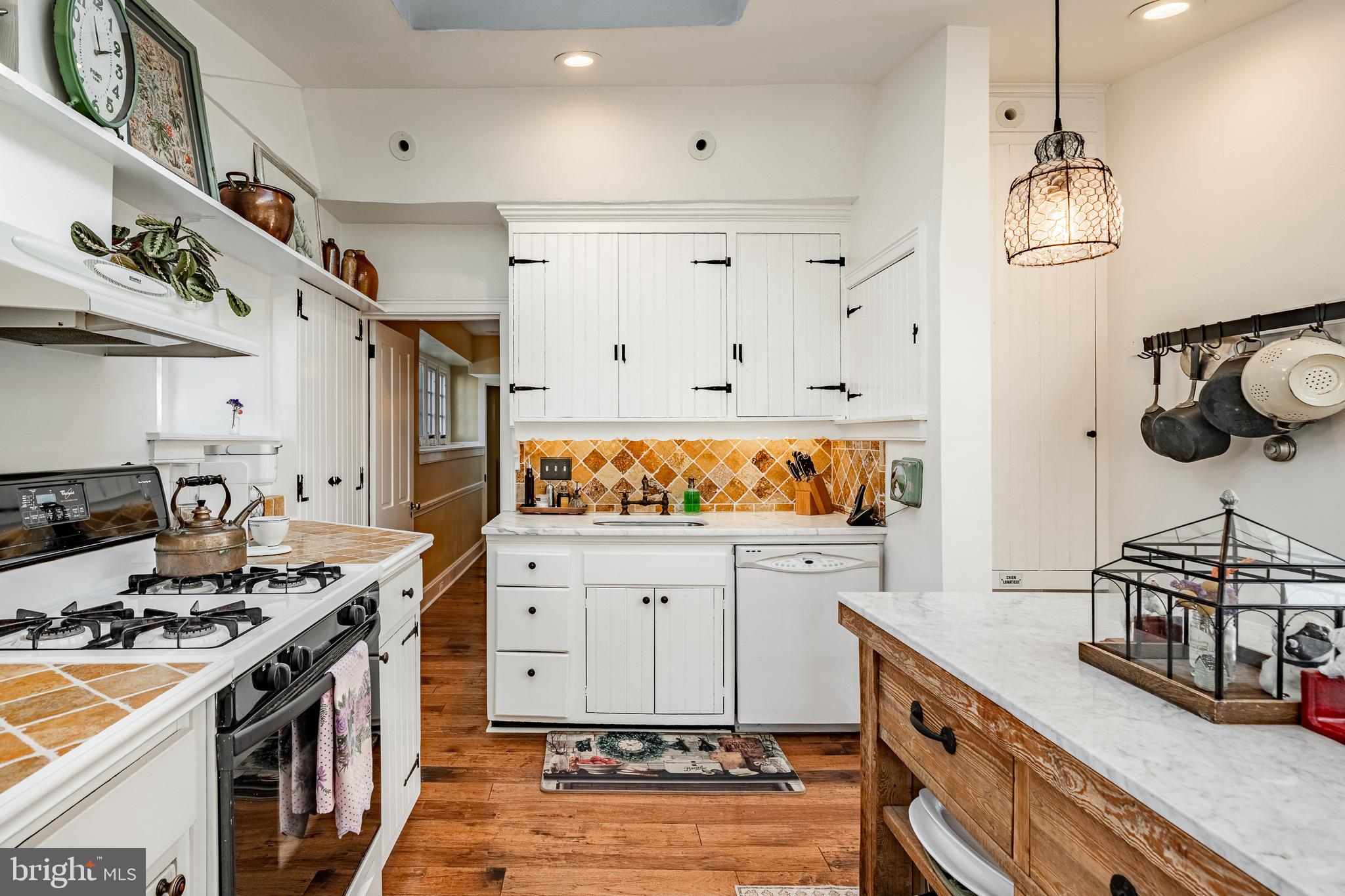 LAFAYETTE HILL - Residential