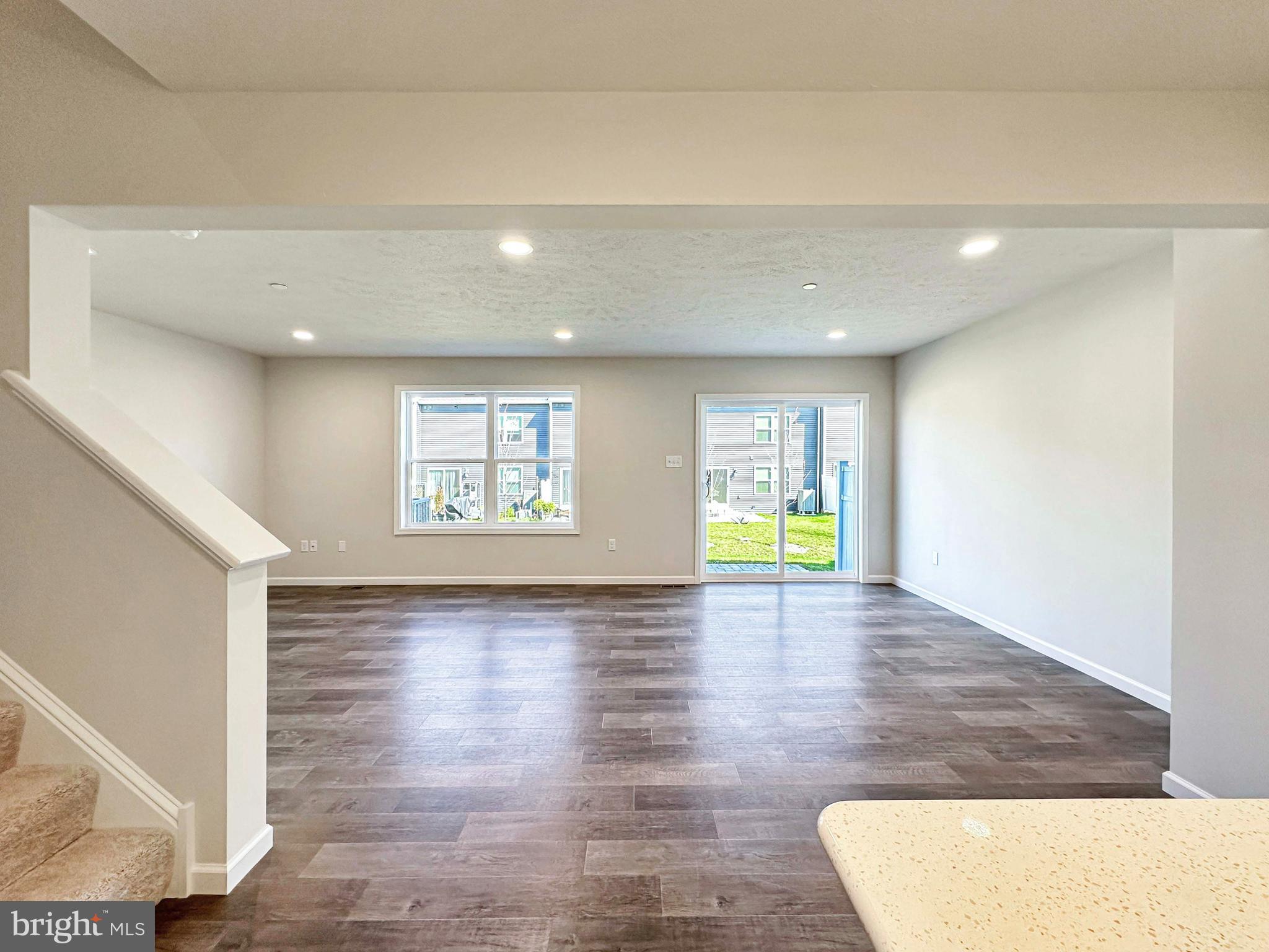 GRAYS POINTE - Residential