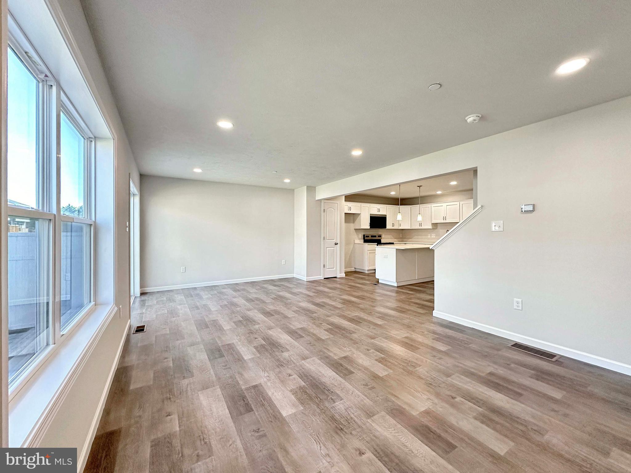 GRAYS POINTE - Residential