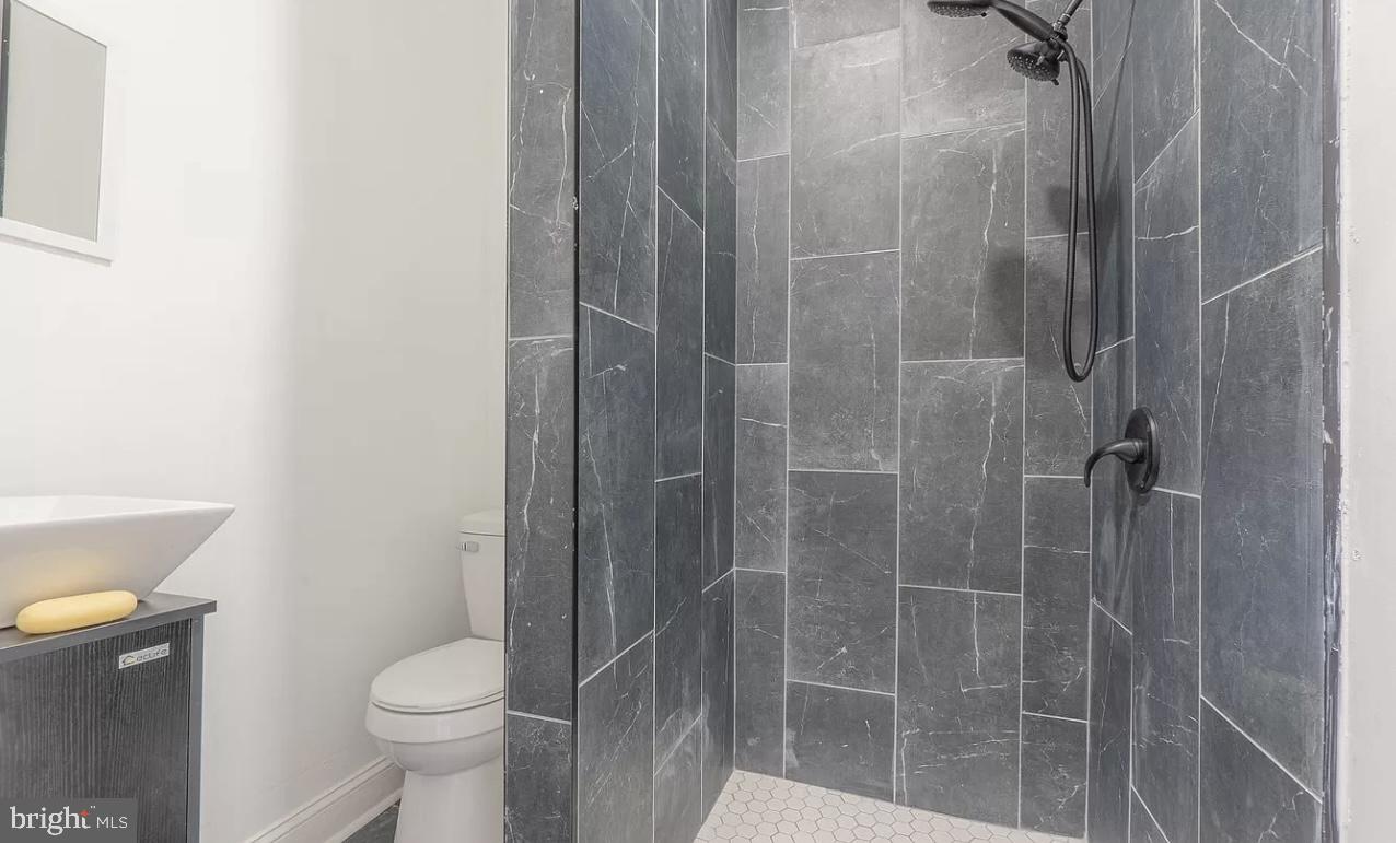 4232 LANCASTER AVENUE