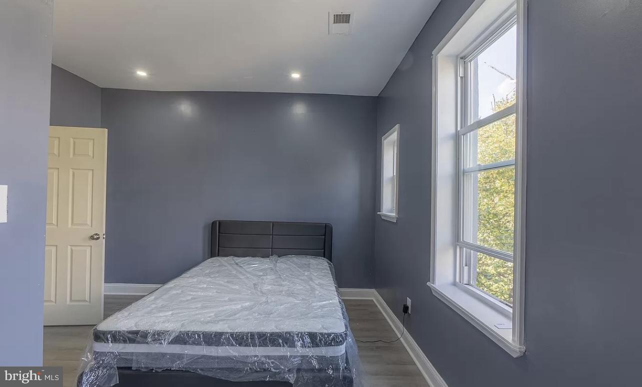 4232 LANCASTER AVENUE