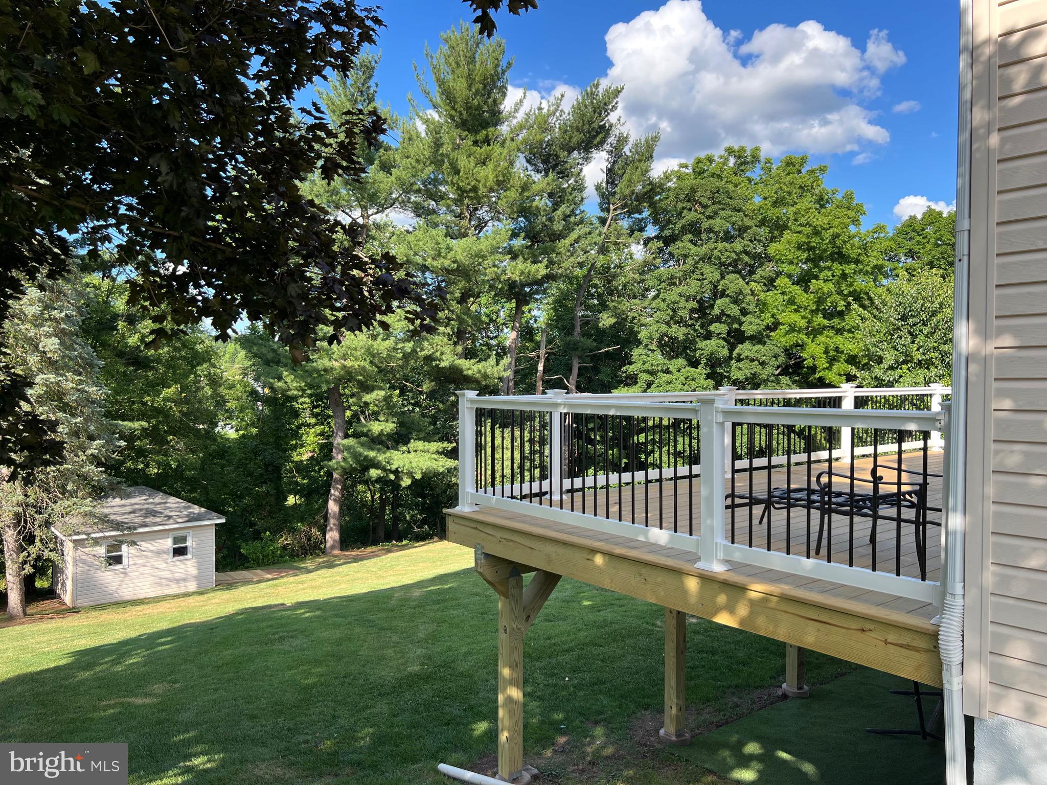 725 SCENIC DRIVE