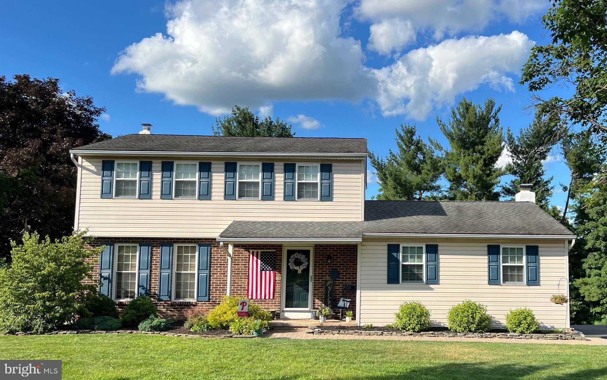 725 SCENIC DRIVE