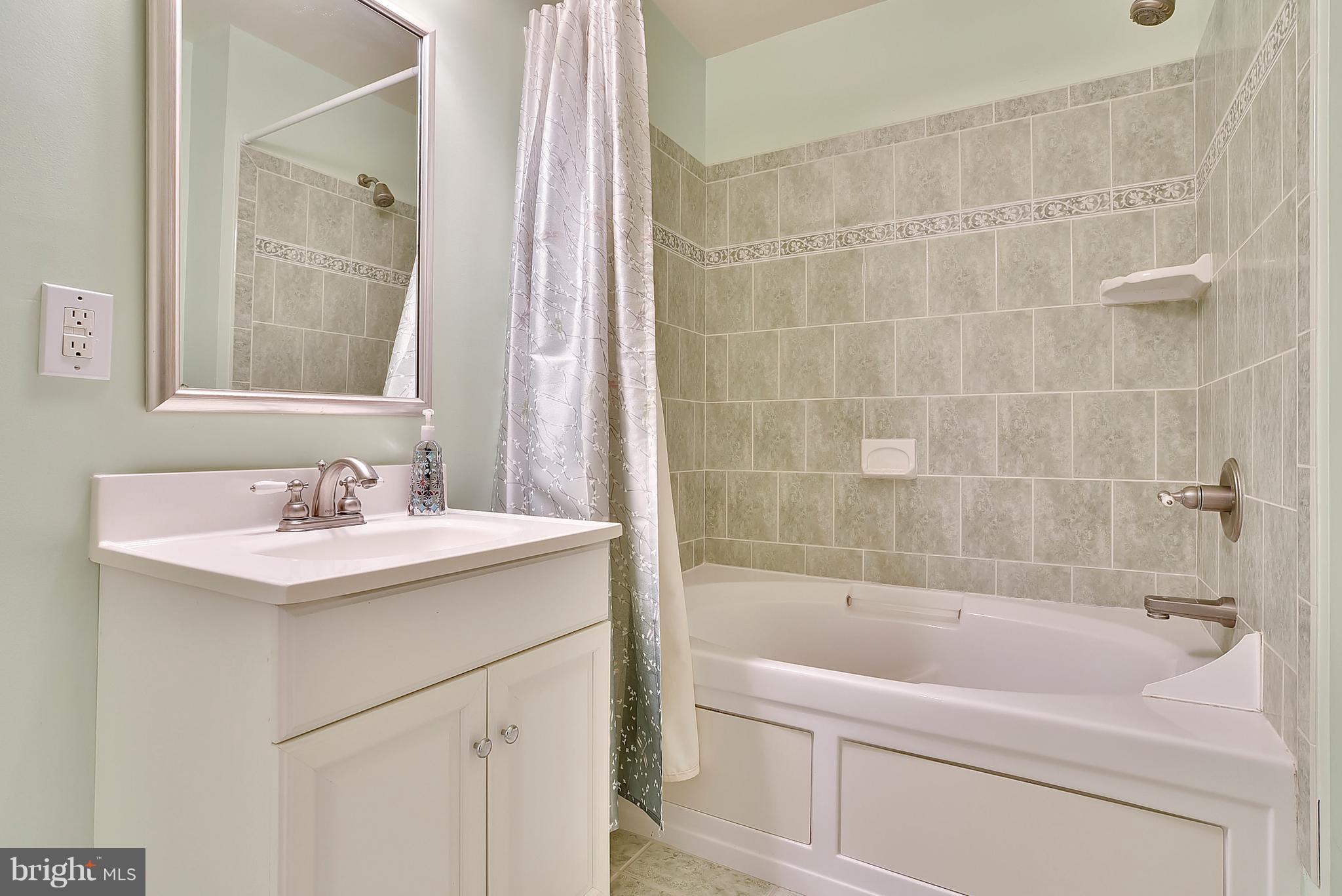 WINDY HILL - Residential