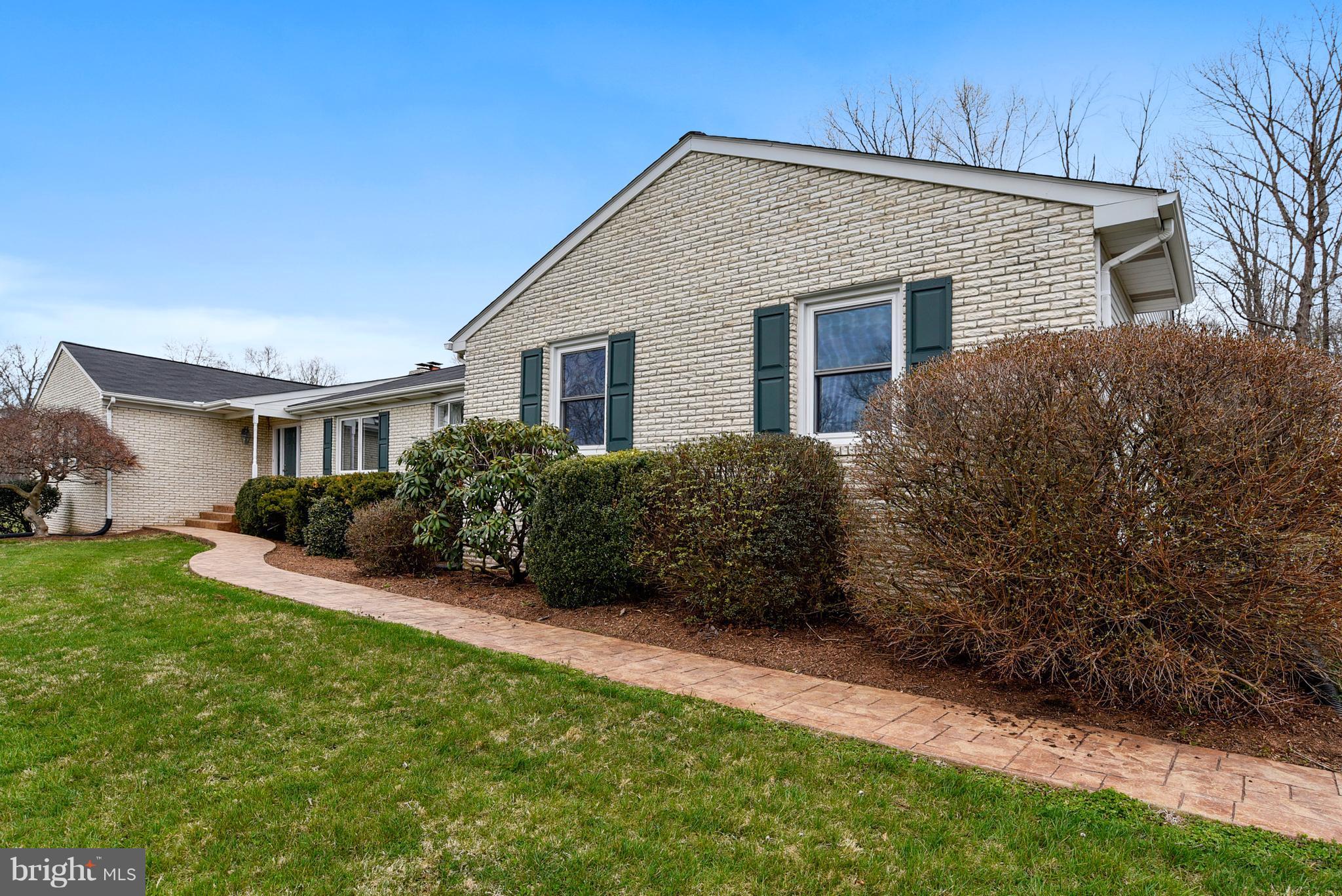 WINDY HILL - Residential