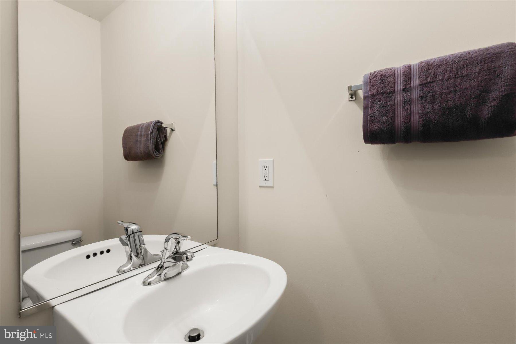 KARENDALE PLACE - Residential Lease