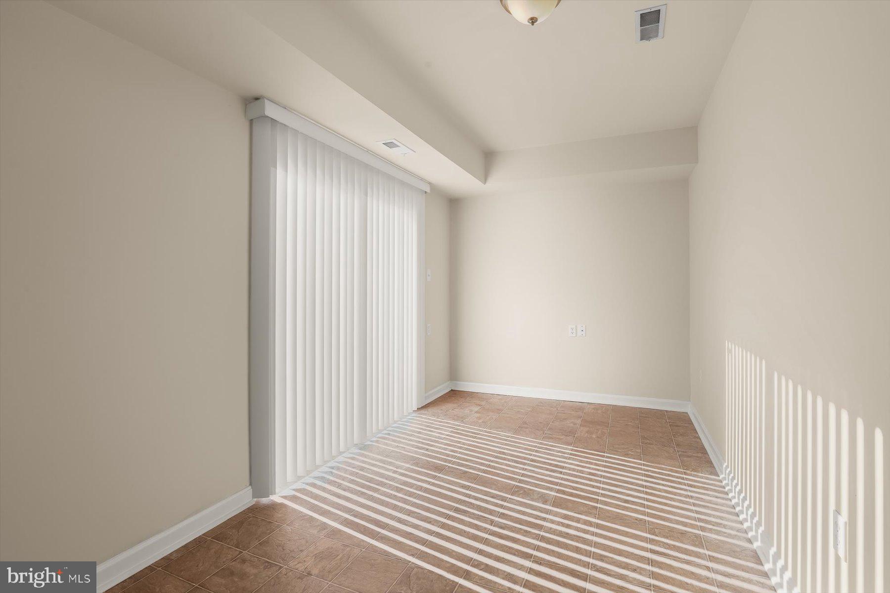 KARENDALE PLACE - Residential Lease