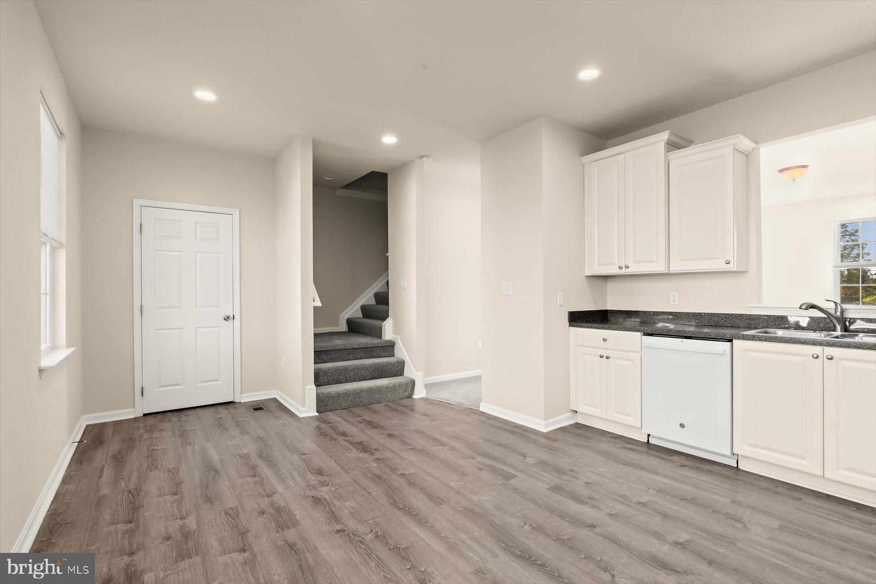 KARENDALE PLACE - Residential Lease