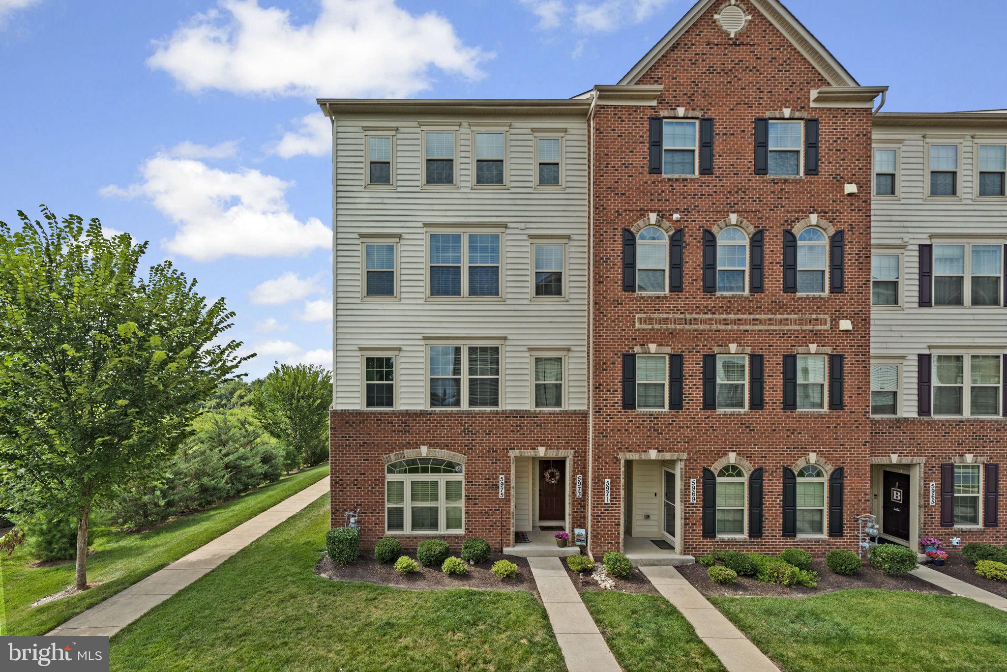 Welcome home to this 2 level, stunning end-of-unit condominium townhouse now available in sought-after Oakdale Village! This home aims to please with an open concept main level complete with a gourmet kitchen with a large center island, a bright living room, and a separate dining room. The top floor includes a luxurious primary suite with tray ceilings, 2 walk-in closets, and dual sinks. Two additional bedrooms and a second full bathroom complete the level. Relax and enjoy fresh air on the covered balcony, complete with a gas fireplace. Easy access to shopping, dining, and commuter routes.