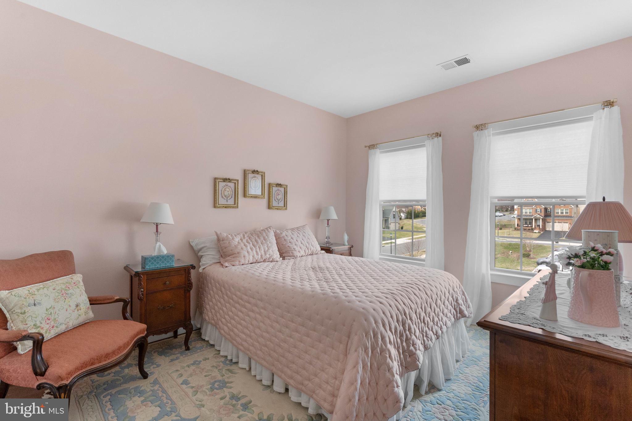 MANOR OAKS - Residential