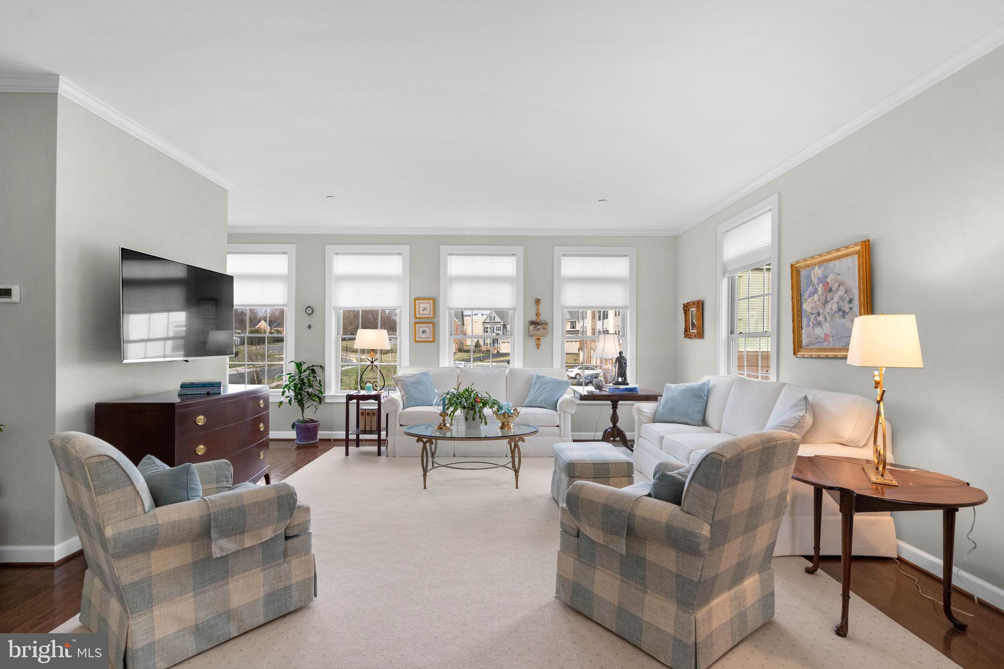 MANOR OAKS - Residential