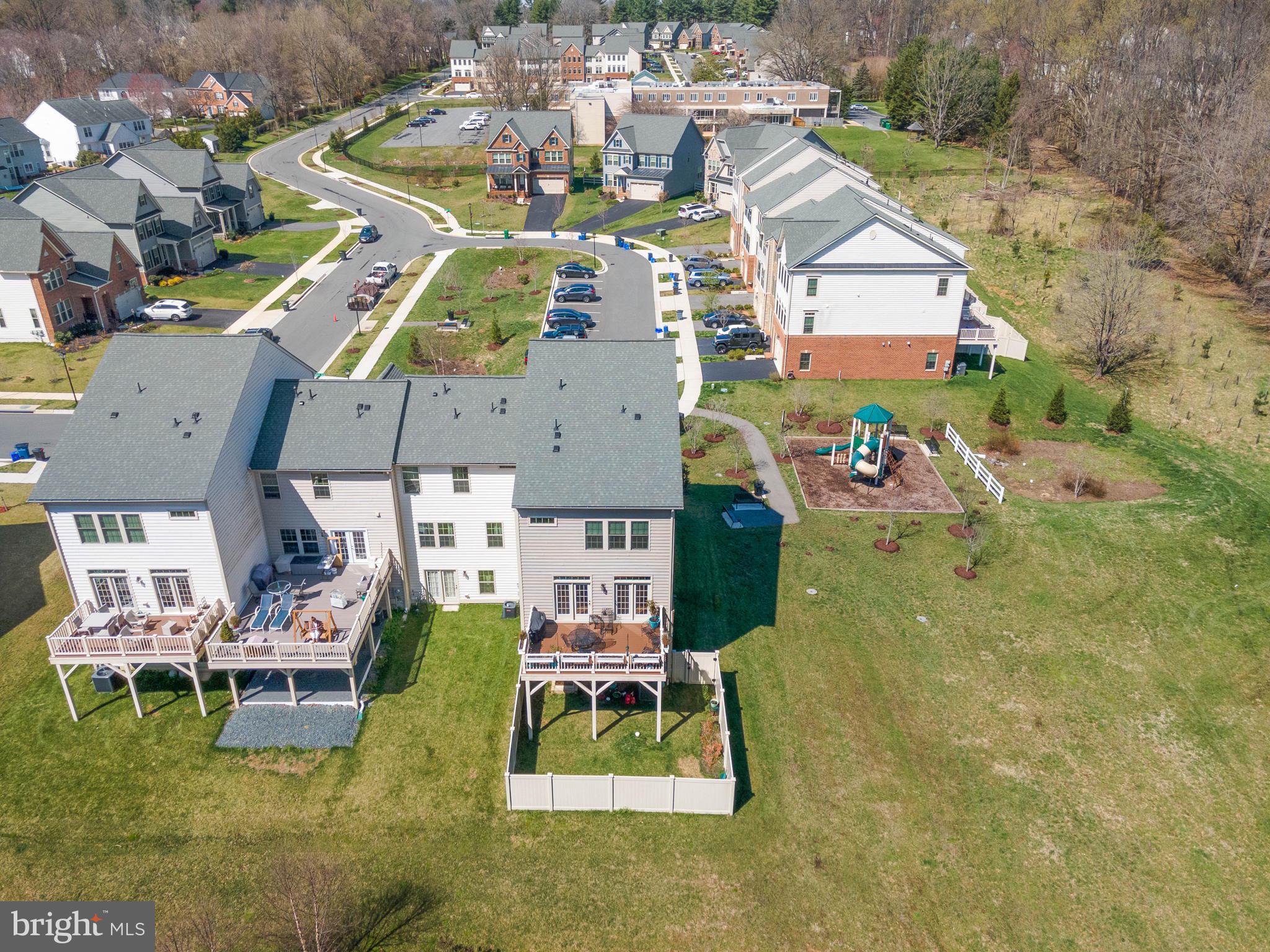 MANOR OAKS - Residential