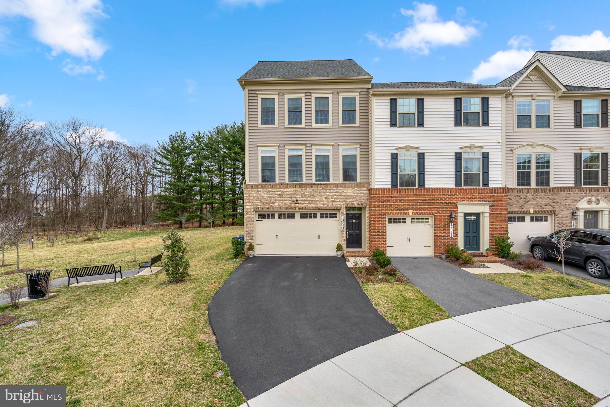 MANOR OAKS - Residential