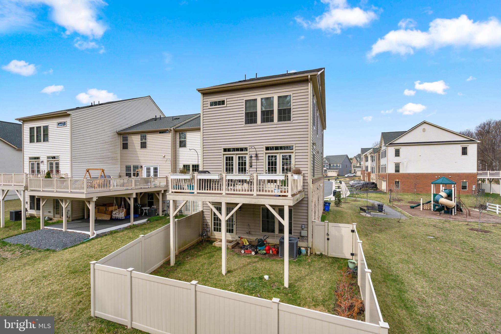 MANOR OAKS - Residential