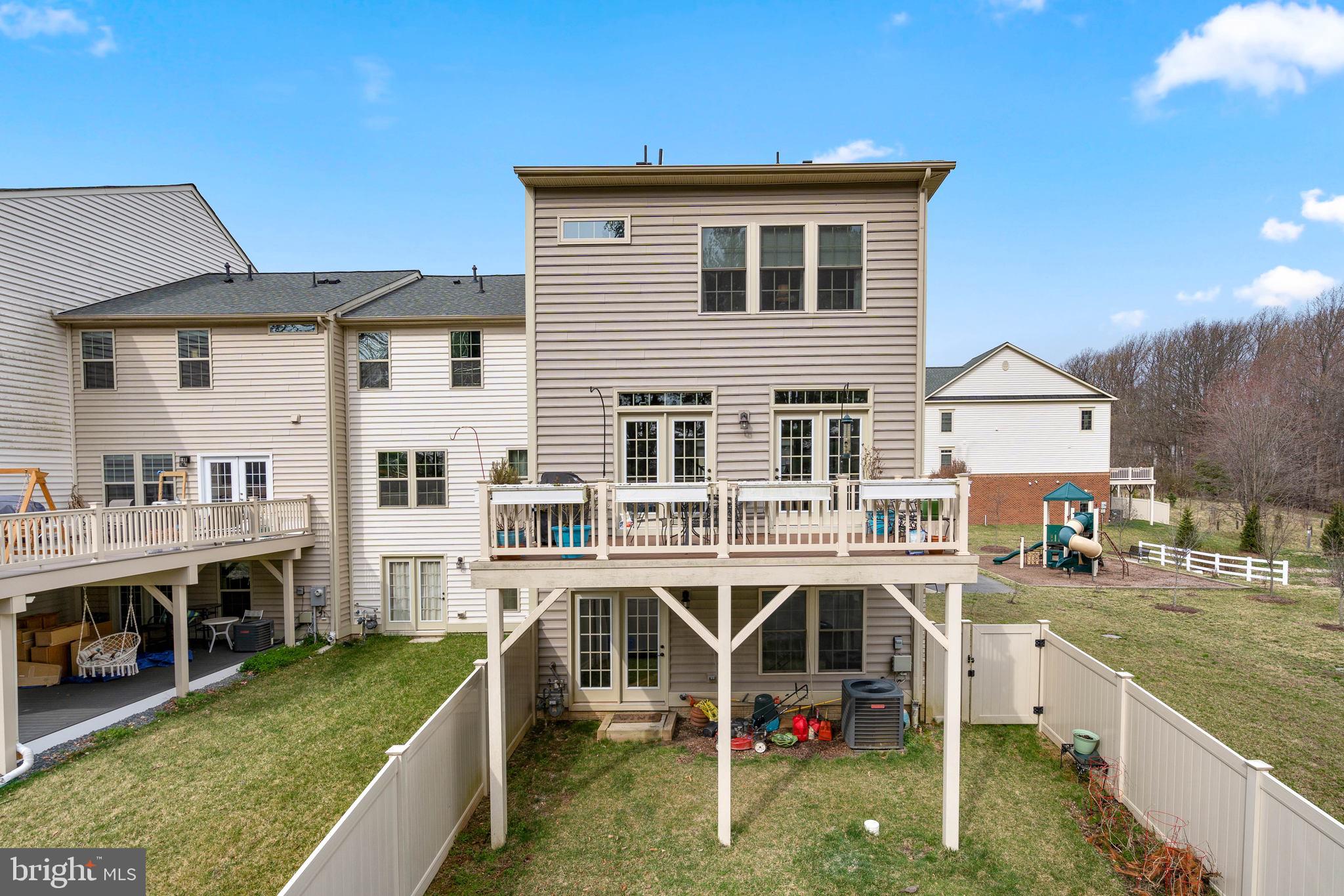 MANOR OAKS - Residential