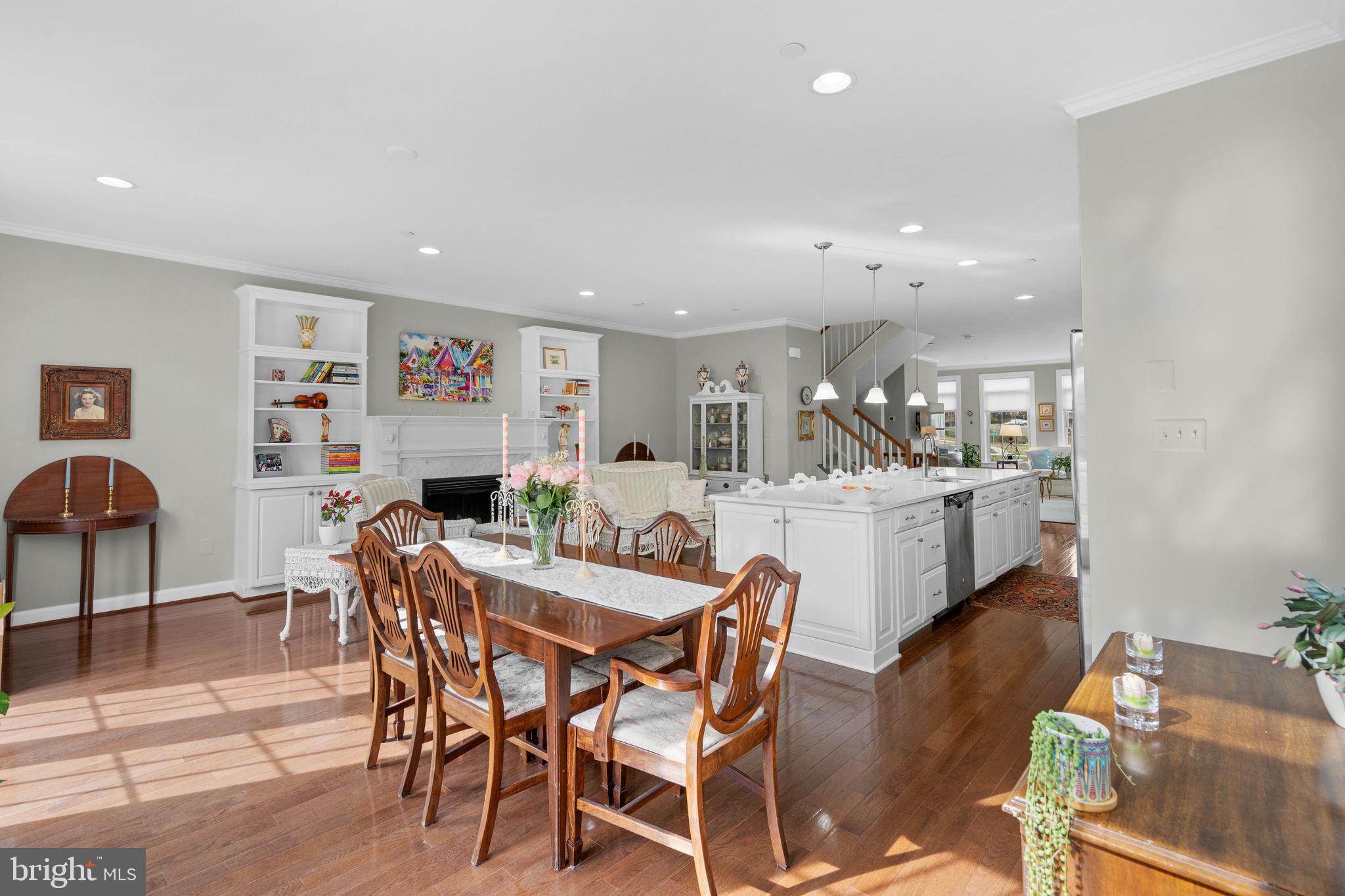 MANOR OAKS - Residential