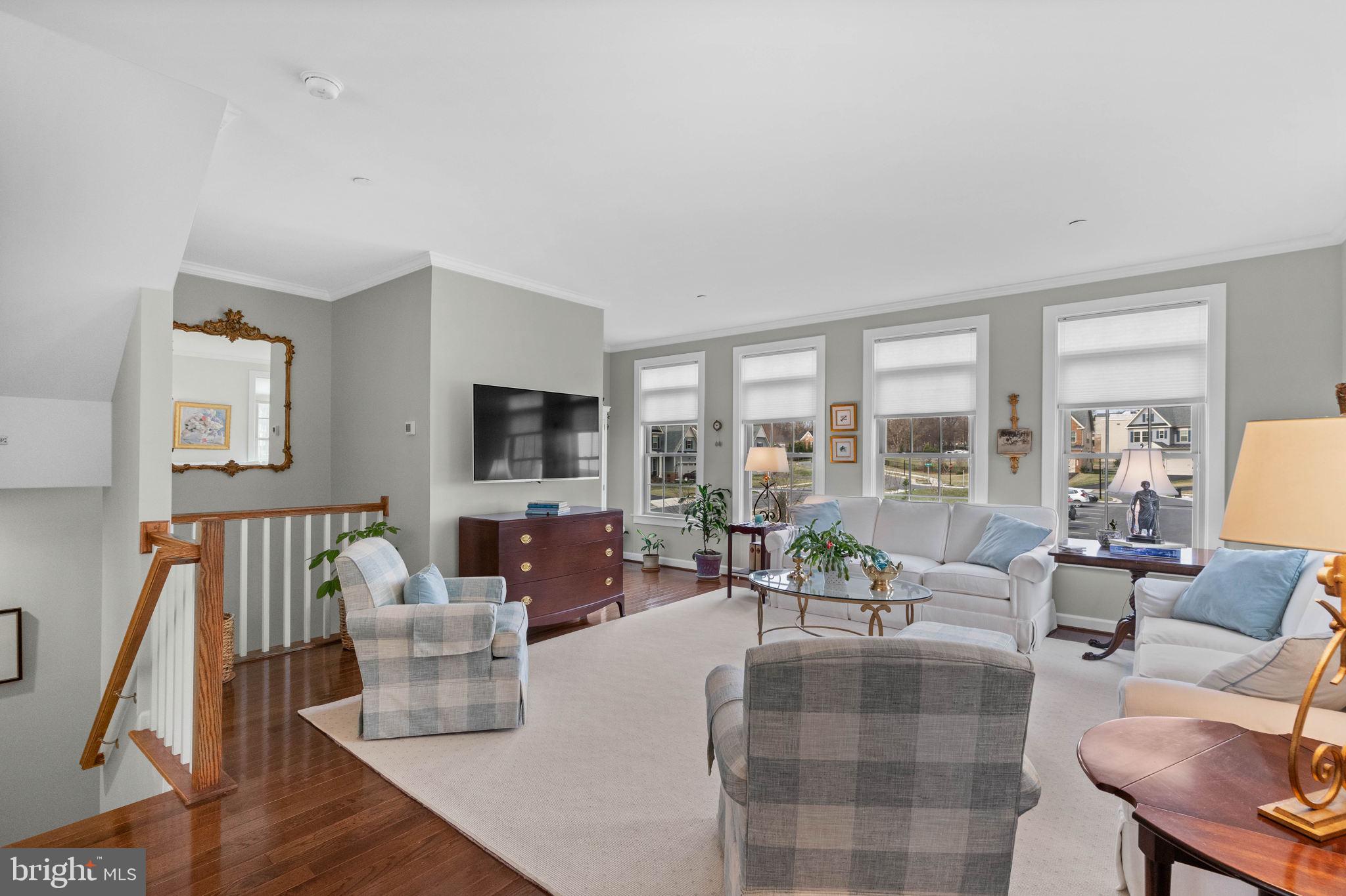 MANOR OAKS - Residential