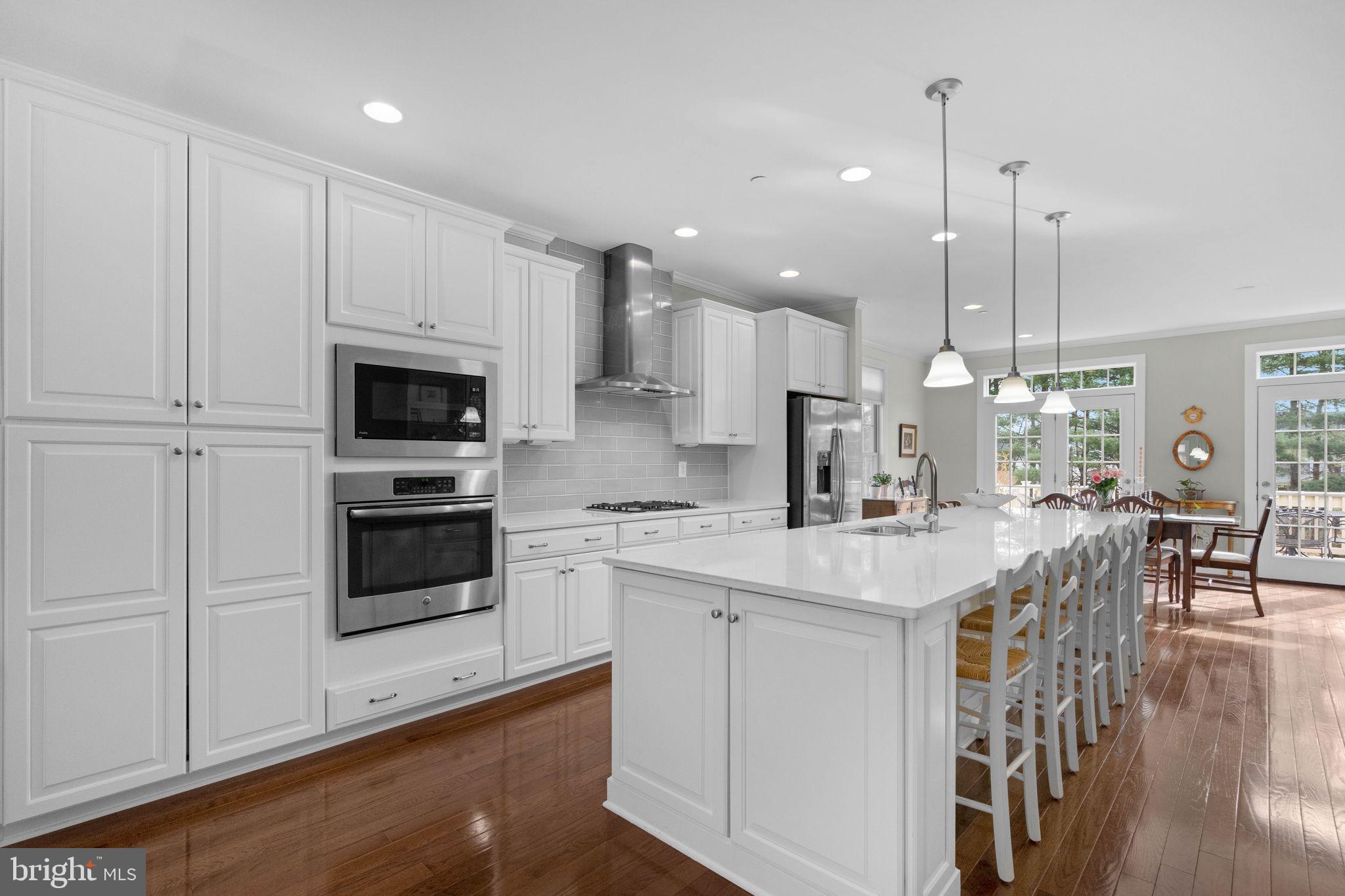 MANOR OAKS - Residential