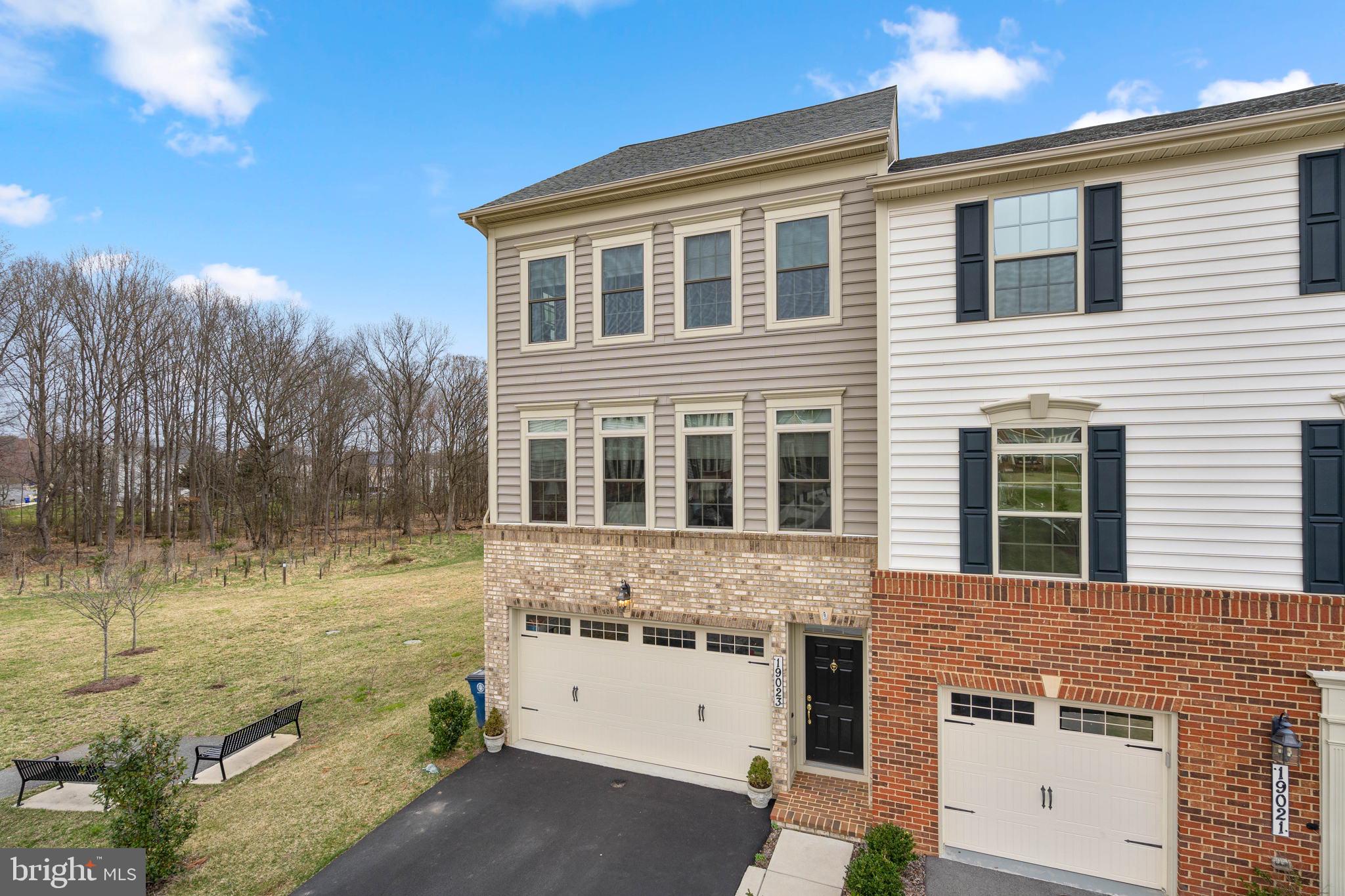 MANOR OAKS - Residential