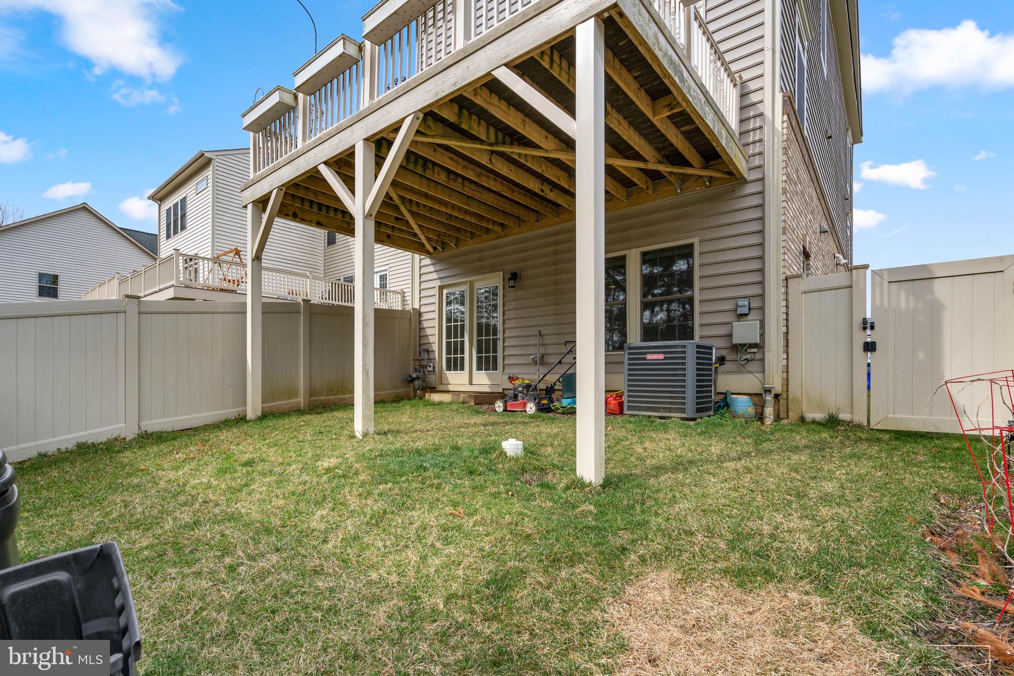 MANOR OAKS - Residential