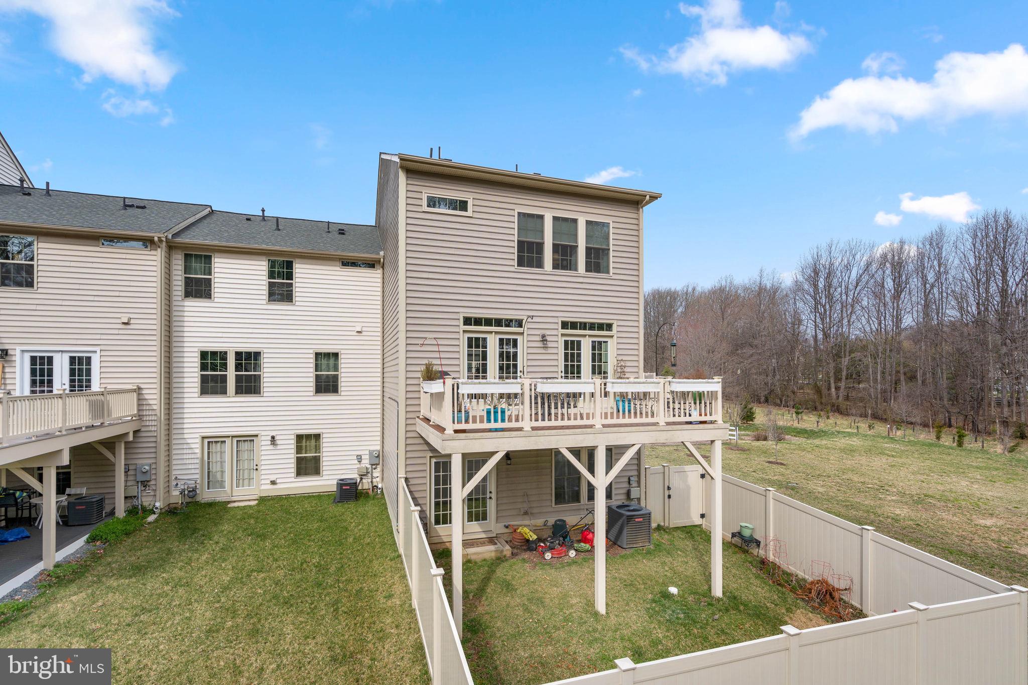 MANOR OAKS - Residential