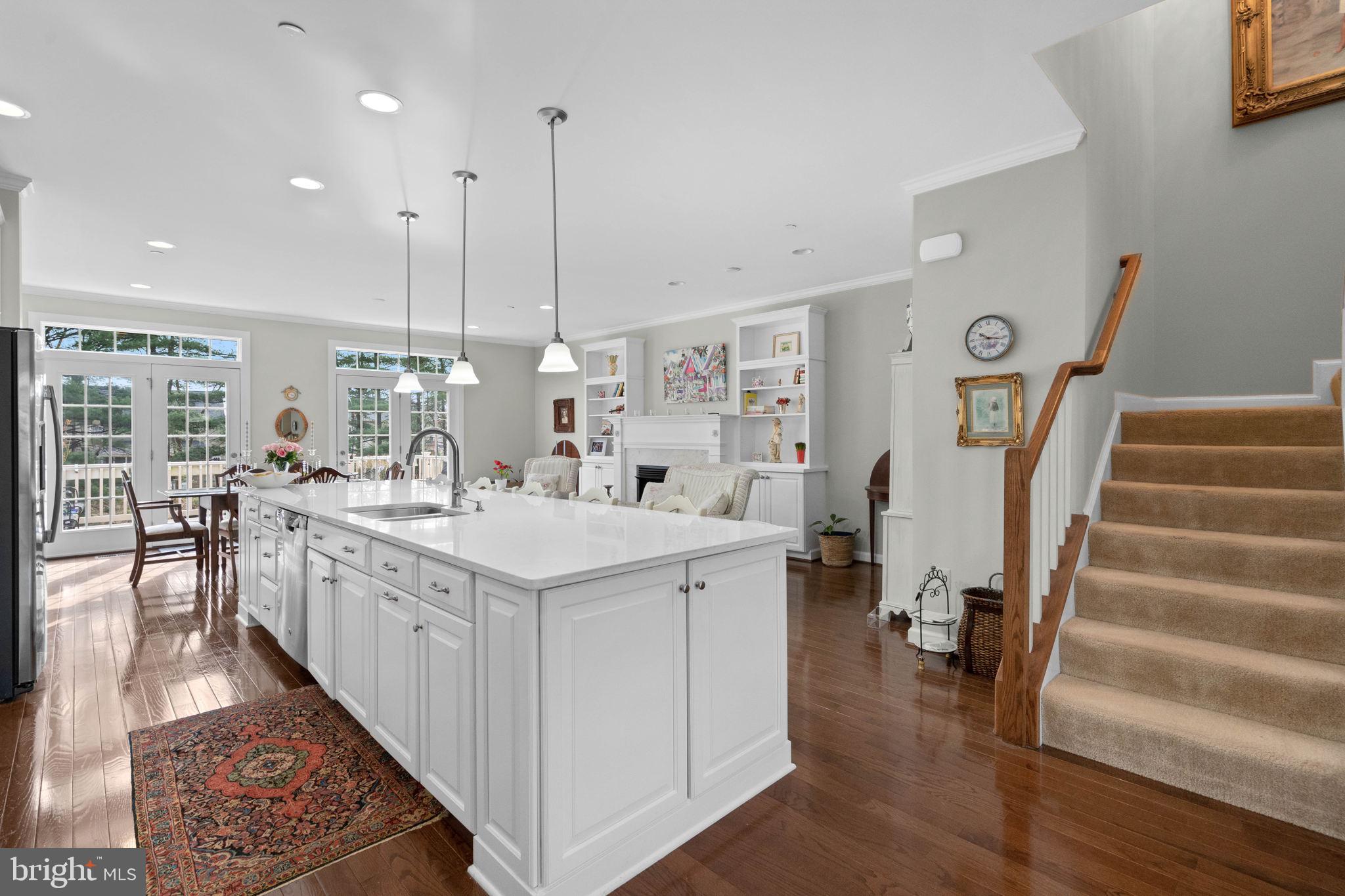 MANOR OAKS - Residential