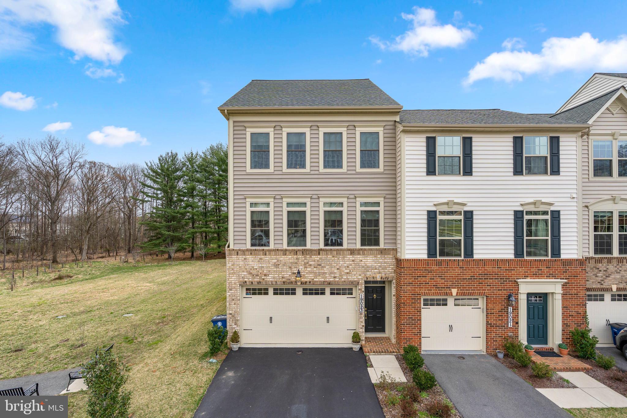 MANOR OAKS - Residential