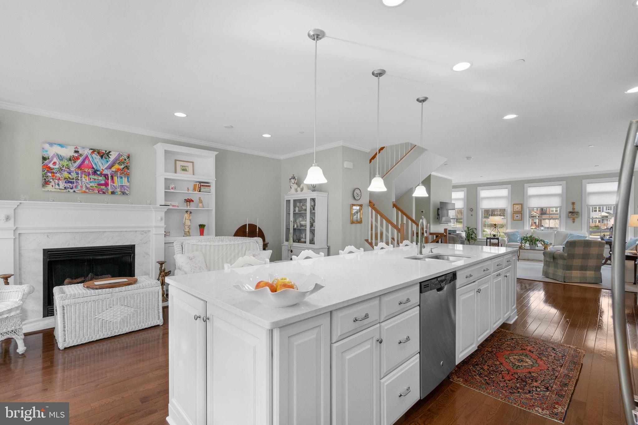 MANOR OAKS - Residential