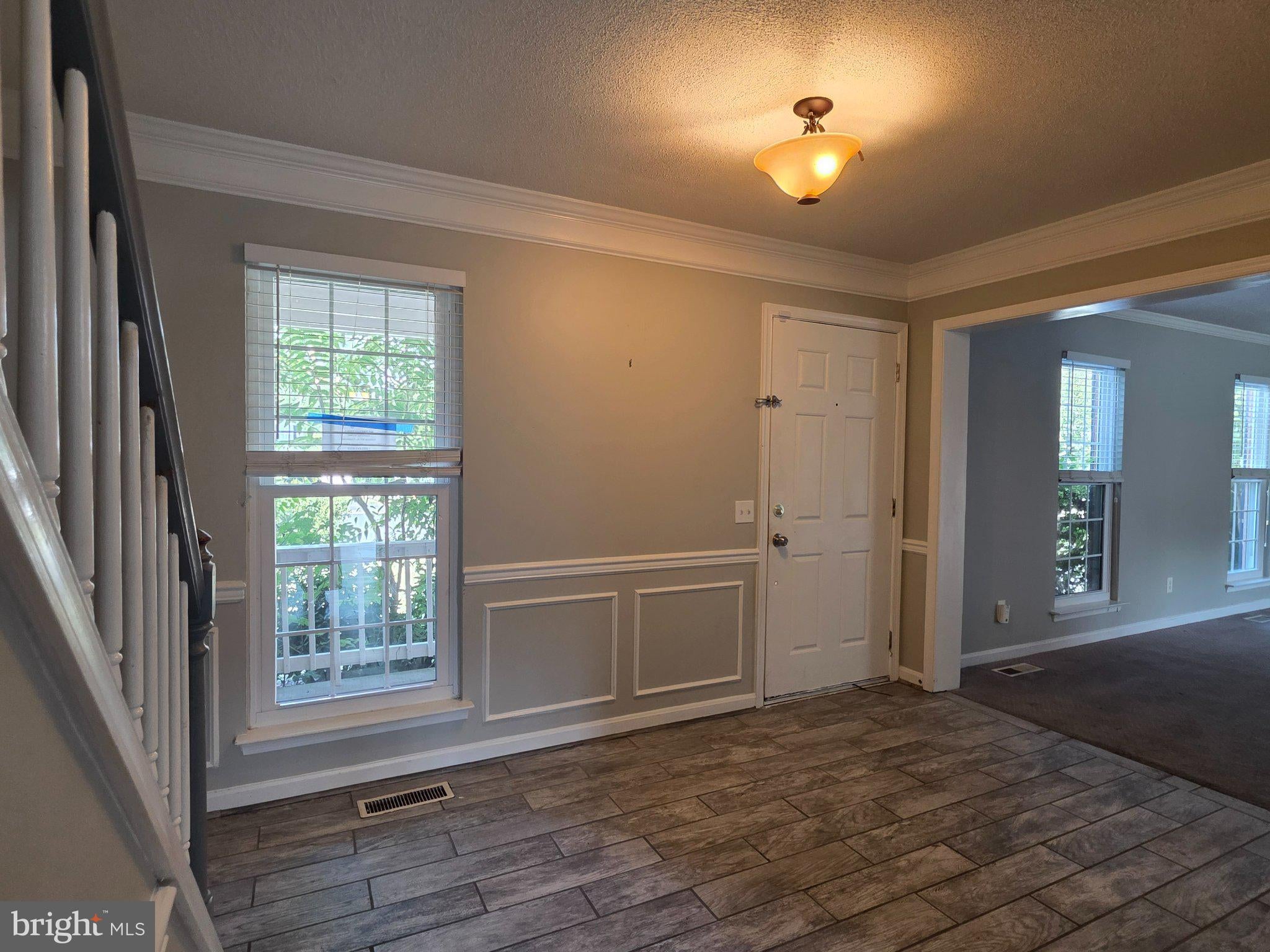 2215 COMMUNITY DRIVE