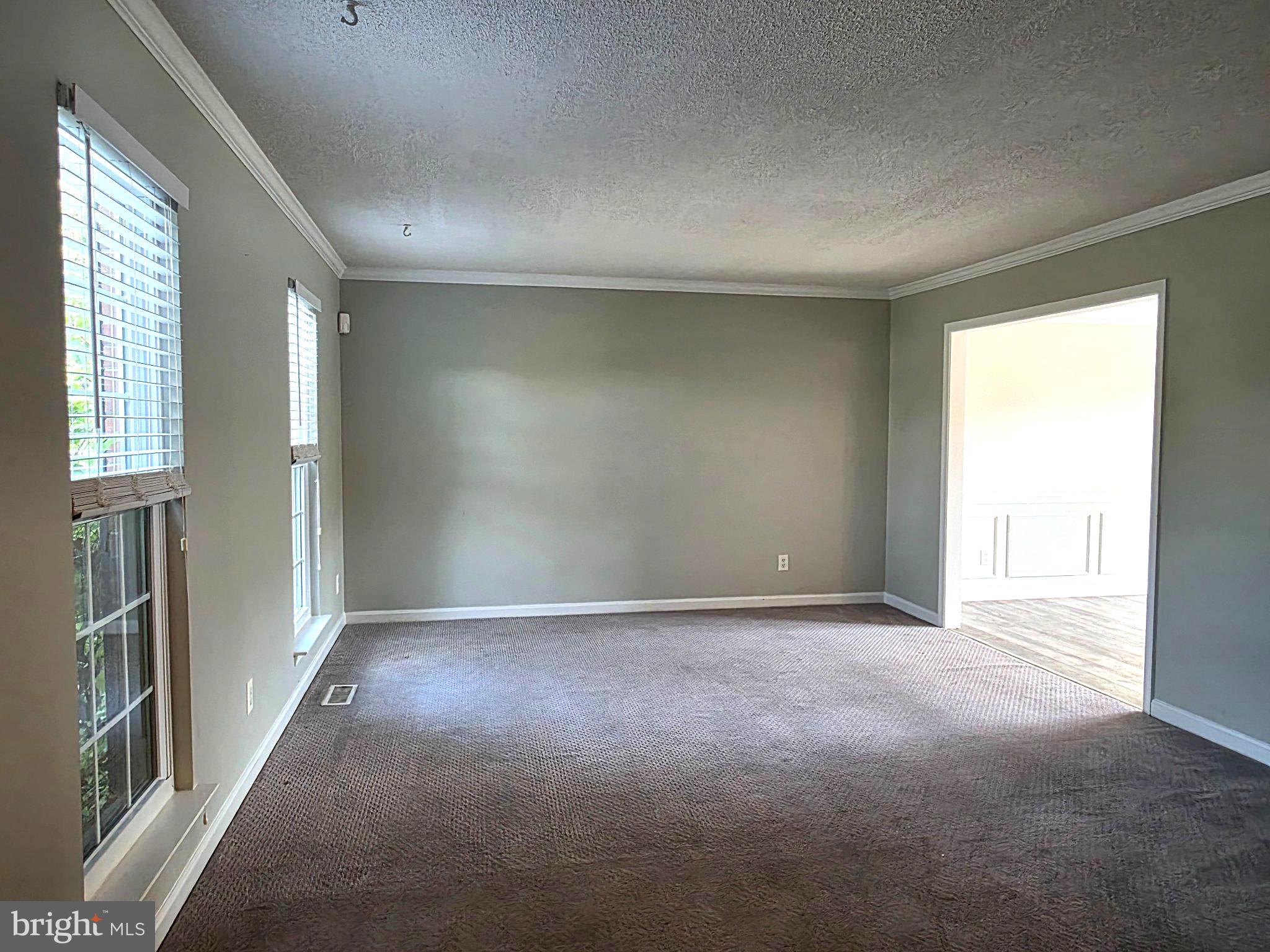 2215 COMMUNITY DRIVE