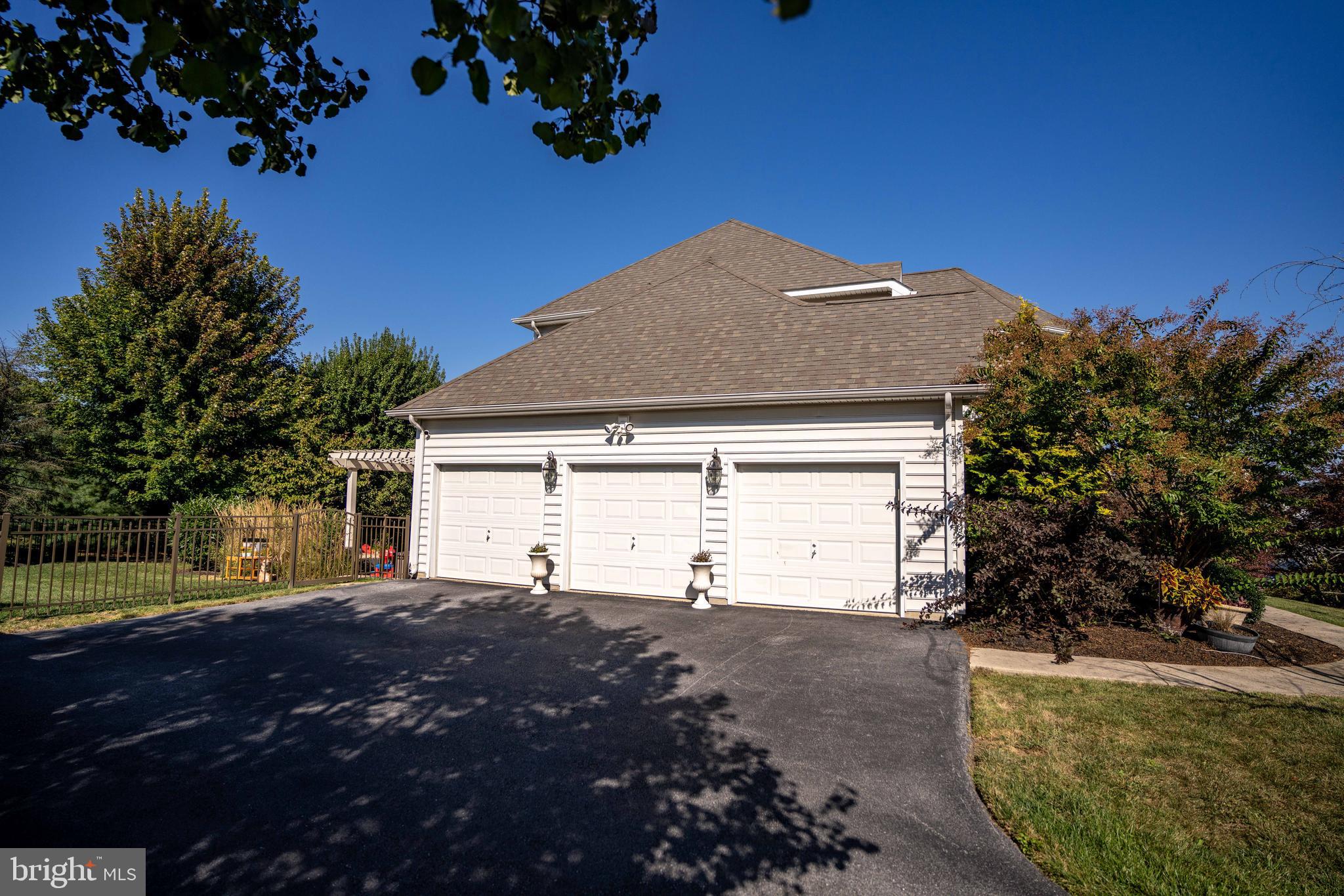 2704 WESTHAMPTON TERRACE