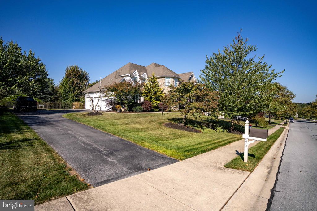 Photo of 2704 Westhampton Terrace, ELIZABETHTOWN, PA 17022 (MLS # PADA2048556)