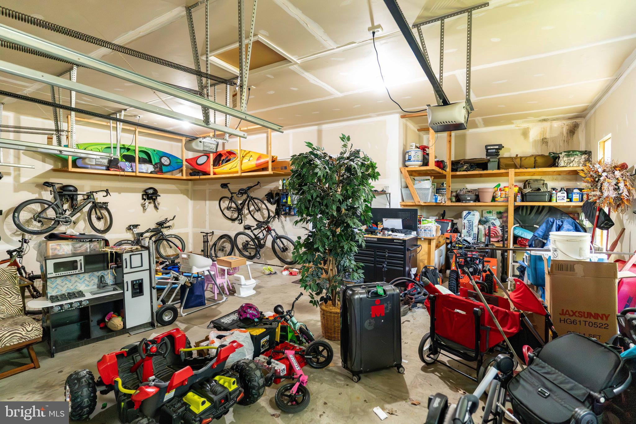 HILLS OF WATERFORD - Residential