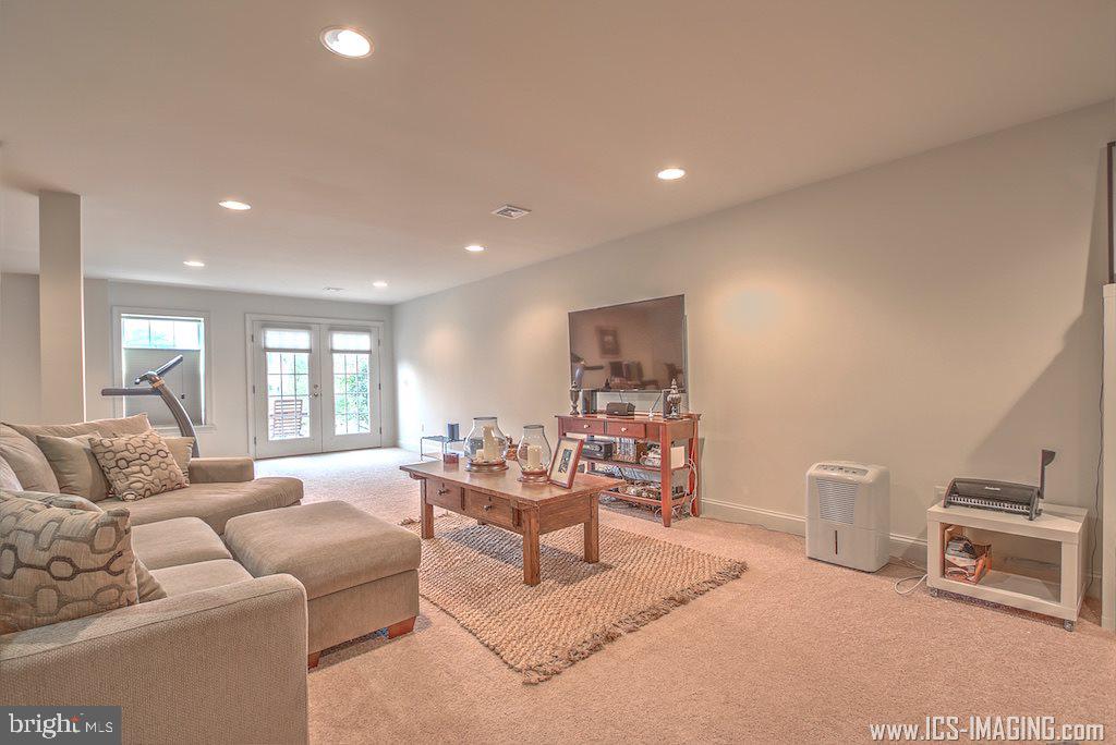 BUMBLE BEE HOLLOW - Residential