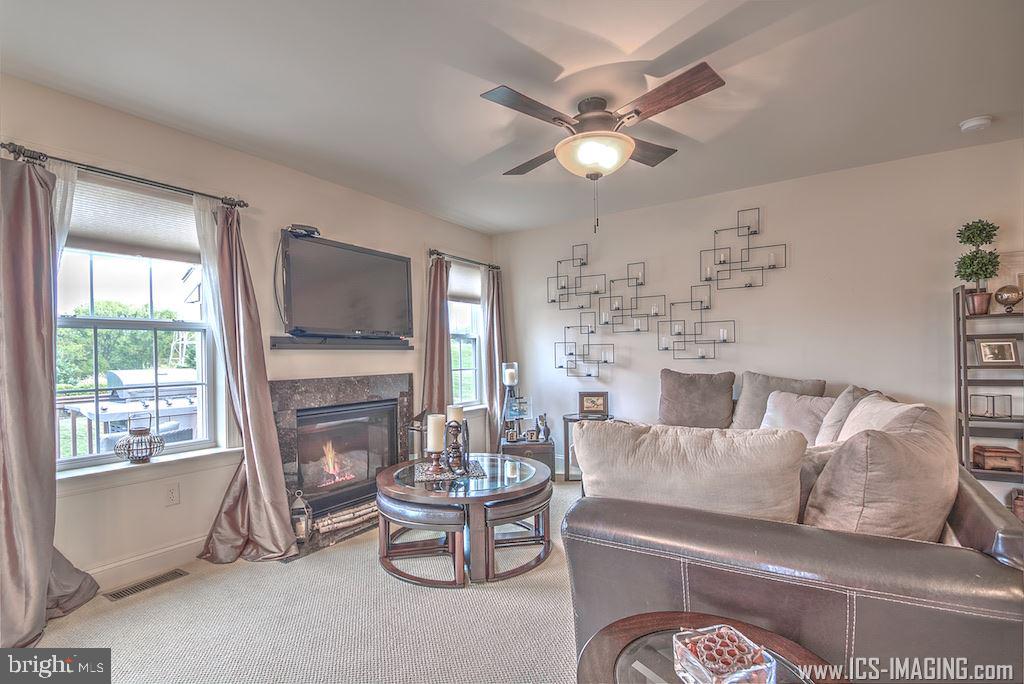 BUMBLE BEE HOLLOW - Residential