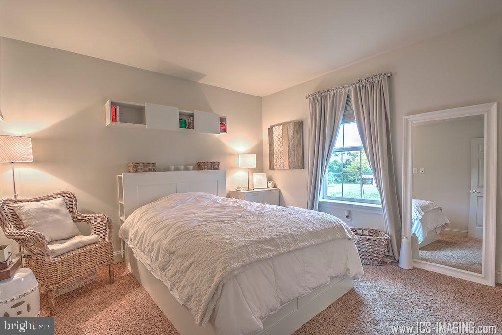 BUMBLE BEE HOLLOW - Residential