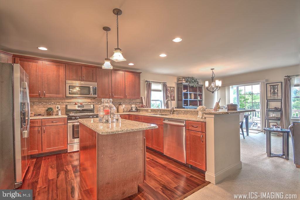 BUMBLE BEE HOLLOW - Residential