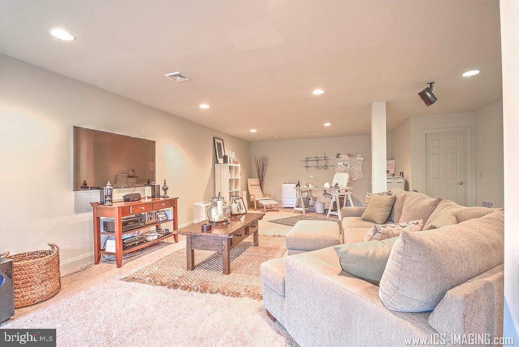 BUMBLE BEE HOLLOW - Residential