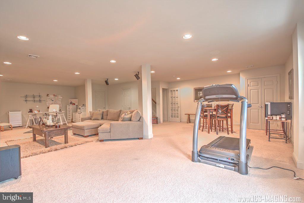 BUMBLE BEE HOLLOW - Residential